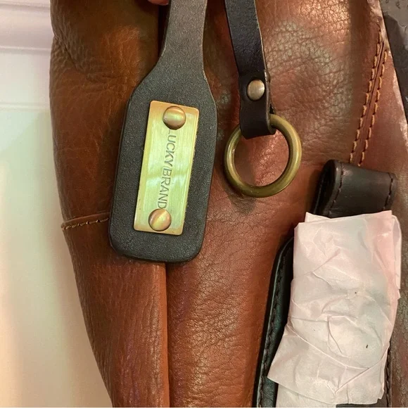 Lucky Brand Buckman Tote in Cognac with zipper close and zip pockets NWT - Picture 3 of 16